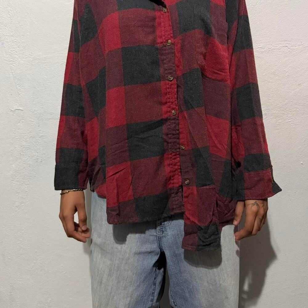 American eagle redblack plaid‎ button